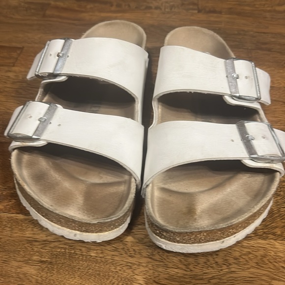 Birkenstock, Arizona sandal in white size 7 - Picture 8 of 10